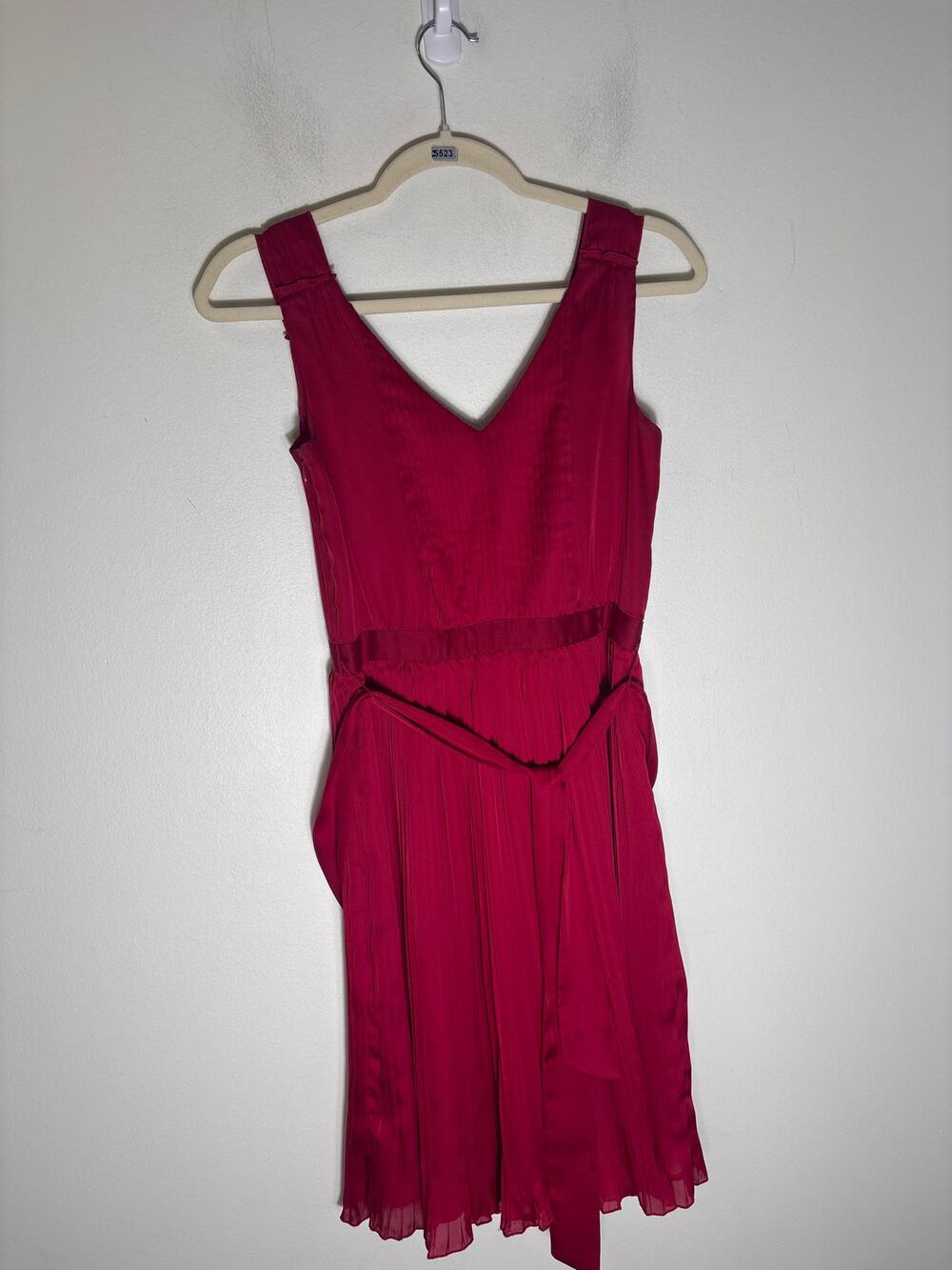 White House Black Market Crimson Red Sleeveless Pleated Holiday Party Dress Sz 0